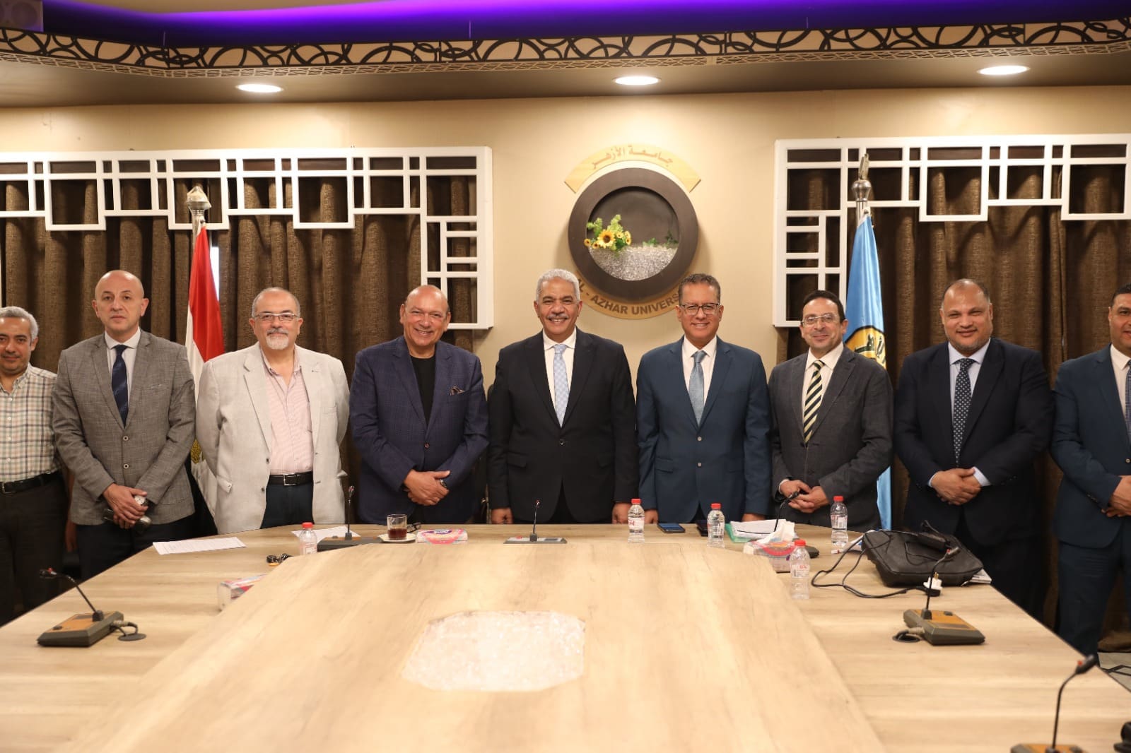 جامعة الأزهر تستضيف اجتماع اللجنة العليا للتطوير المهني لمهنة الطب البشري بالمجلس الصحي المصري 1 e909773c 88ea 4ef3 9614 2767cfee9d81 جامعة الأزهر جامعة الأزهر تستضيف اجتماع اللجنة العليا للتطوير المهني لمهنة الطب البشري بالمجلس الصحي المصري موقع في الجامعة