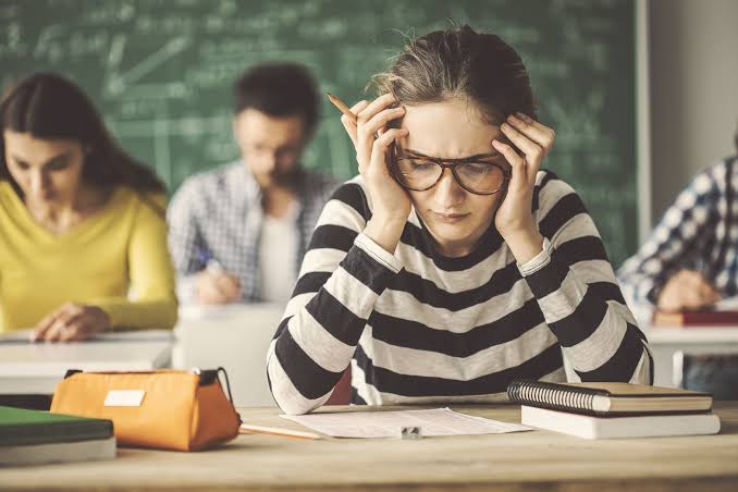 تعمل إيه لو نسيت معلومة داخل لجنة امتحانات الثانوية العامة 2025؟.. نصائح سريعة 1 images 4 معلومة تعمل إيه لو نسيت معلومة داخل لجنة امتحانات الثانوية العامة 2025؟.. نصائح سريعة موقع في الجامعة