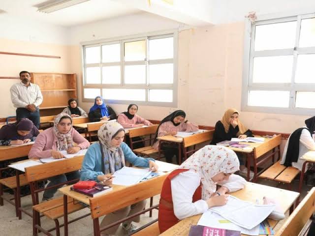 أبرز 48 سؤالا في مادة الكمياء لطلاب الثانوية 2025 1 images 8 الثانوية أبرز 48 سؤالا في مادة الكمياء لطلاب الثانوية 2025 موقع في الجامعة