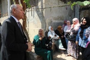 محافظ القاهرة من لجان الثانوية العامة: لا تهاون في تأمين الامتحانات.. وطمأنة مباشرة لأولياء الأمور 2 محافظ القاهرة يتفقد امتحانات الثانوية العامة بمدرسة النصر التابعة لإدارة باب الشعرية التعليمية