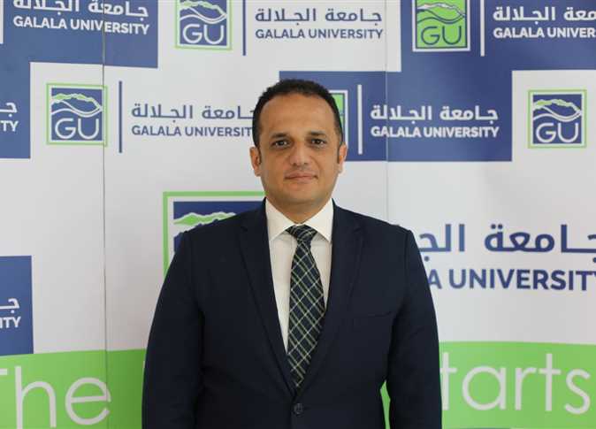 رئيس جامعة الجلالة: نُخرج قادة المستقبل بتعليم عملي وشراكات دولية وذكاء اصطناعي 1 الدكتور محمد الشناوي رئيس جامعة الجلالة جامعة رئيس جامعة الجلالة: نُخرج قادة المستقبل بتعليم عملي وشراكات دولية وذكاء اصطناعي موقع في الجامعة