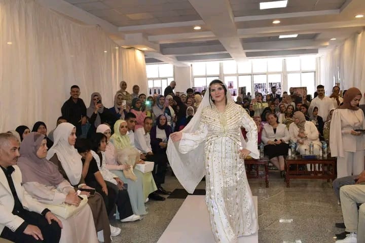 "أزيائنا تراثنا".. جامعة بنها تنظم عرض أزياء لمشاريع التخرج لطلاب كلية الفنون التطبيقية 1 جامعة بنها تنظم عرض أزياء لمشاريع التخرج لطلاب كلية الفنون التطبيقية