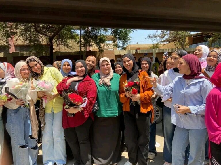 ضحكات من القلب ودموع راحة.. هكذا ودّع طلاب الجيزة ماراثون الثانوية العامة 3 1752149725642 نتيجة الثانوية العامة ضحكات من القلب ودموع راحة.. هكذا ودّع طلاب الجيزة ماراثون الثانوية العامة موقع في الجامعة