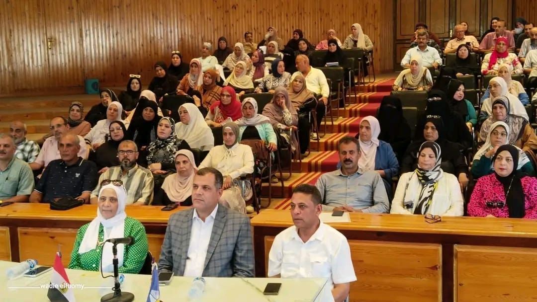 مدير" تعليم دمياط" يتابع ورش عمل مكثفة لمعلمي اللغة العربية استعدادًا للمنهج الجديد 1 1752746847654 تعليم دمياط مدير" تعليم دمياط" يتابع ورش عمل مكثفة لمعلمي اللغة العربية استعدادًا للمنهج الجديد موقع في الجامعة