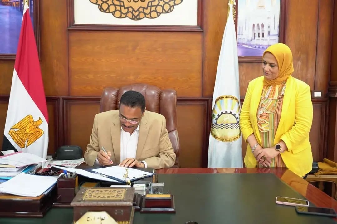محافــظ مطروح يعتمد المرحلة الثانية لتنسيق القبول بمدارس التعليم الثانوى العام 1 1753521993207 مطروح محافــظ مطروح يعتمد المرحلة الثانية لتنسيق القبول بمدارس التعليم الثانوى العام موقع في الجامعة
