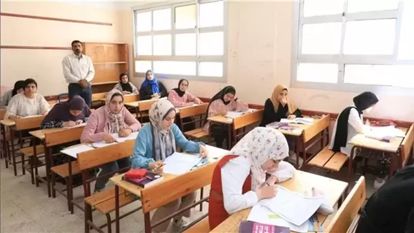 وزير التعليم يشدّد على الالتزام بمواعيد دخول اللجان وتوزيع كراسات الامتحان بدقة 10 300 مصاريف وزير التعليم يشدّد على الالتزام بمواعيد دخول اللجان وتوزيع كراسات الامتحان بدقة موقع في الجامعة