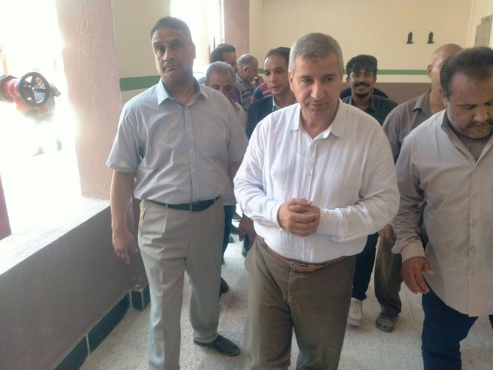 وكيل تعليم الشرقية يتابع انتظام العمل بإدارة غرب الزقازيق.. ويؤكد على الانضباط الإداري 1 وكيل تعليم الشرقية يتابع انتظام العمل بإدارة غرب الزقازيق