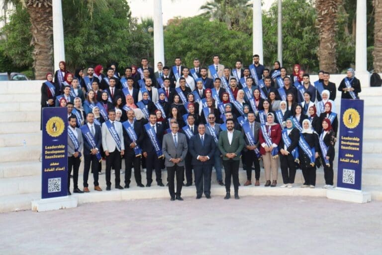 جامعة سوهاج تتألق في "صناع التأثير" لصقل مهارات قادة الإعلام الجدد 45 وفد طلابي من جامعة سوهاج