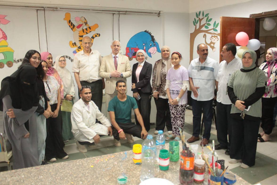 جامعة أسيوط تُجمِّل حوائط وحدة الغسيل الكلوي بمستشفى الأطفال الجامعي لإدخال البهجة على المرضى الصغار 1 FB IMG 1752312403827 جامعة جامعة أسيوط تُجمِّل حوائط وحدة الغسيل الكلوي بمستشفى الأطفال الجامعي لإدخال البهجة على المرضى الصغار موقع في الجامعة