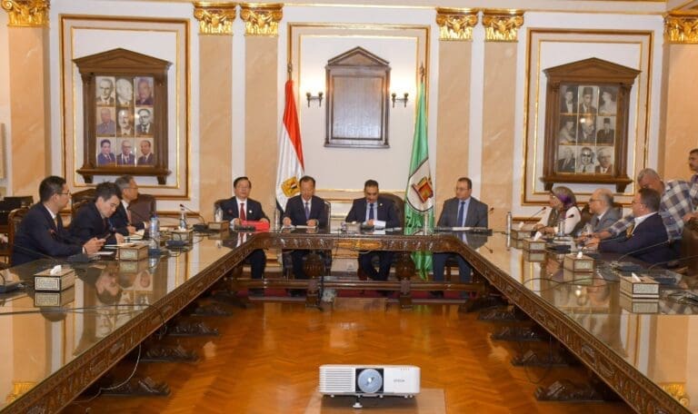 مباحثات لتعزيز التعاون الأكاديمي والبحثي بين جامعة القاهرة وجامعة جنوب الصين الزراعية 3 FB IMG 1752388202696 الدبلومات مباحثات لتعزيز التعاون الأكاديمي والبحثي بين جامعة القاهرة وجامعة جنوب الصين الزراعية موقع في الجامعة