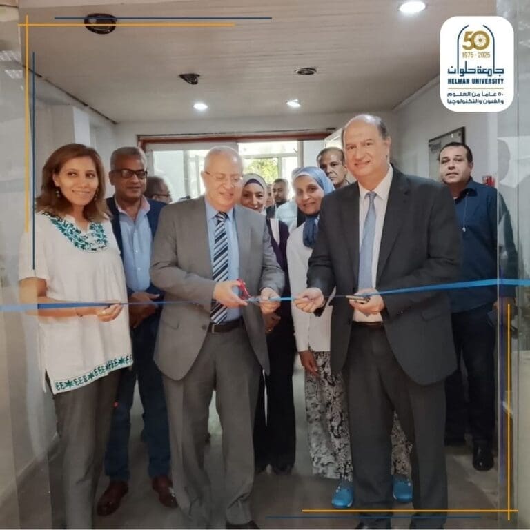 "إبداعات الخريجين تجذب كبرى الشركات".. جامعة حلوان تنظّم ملتقى توظيفي بفنون تطبيقية 8 FB IMG 1752413876384 جامعة القاهرة "إبداعات الخريجين تجذب كبرى الشركات".. جامعة حلوان تنظّم ملتقى توظيفي بفنون تطبيقية موقع في الجامعة