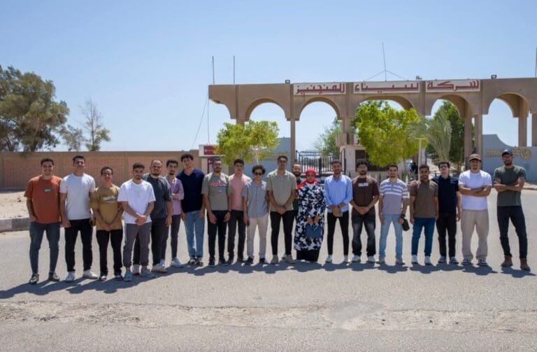جامعة الملك سلمان الدولية تنقل طلاب الطب إلى قلب بيئة العمل الصناعي لتعزيز وعيهم بالصحة المهنية 2 جامعة الملك سلمان الدولية تنقل طلاب الطب إلى قلب بيئة العمل الصناعي لتعزيز وعيهم بالصحة المهنية