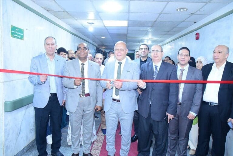 بـ تكلفة 28 مليون جنيه.. إفتتاح وحدة الرنين المغناطيسي لتستقبل نحو 30 حالة يوميًا بمستشفى سوهاج الجامعي 21 FB IMG 1752926326218 عين شمس بـ تكلفة 28 مليون جنيه.. إفتتاح وحدة الرنين المغناطيسي لتستقبل نحو 30 حالة يوميًا بمستشفى سوهاج الجامعي موقع في الجامعة