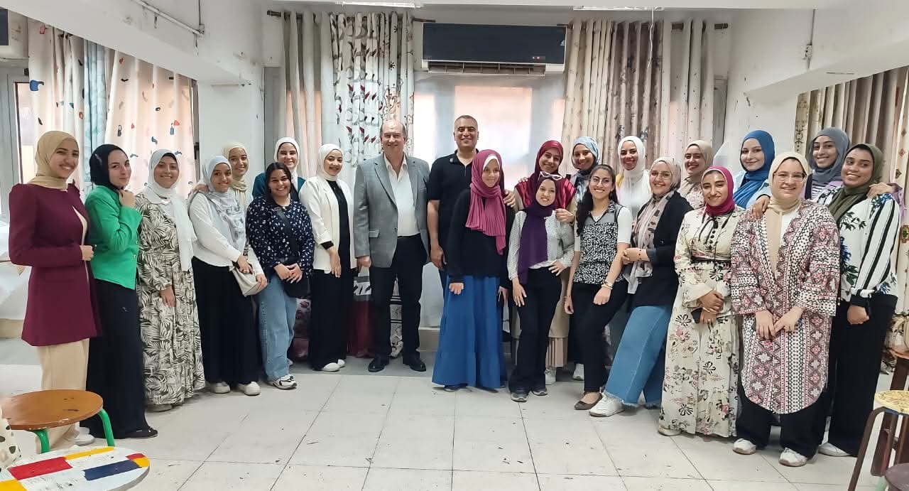 جامعة حلوان تحتفي بإبداعات طلاب الفنون التطبيقية في طباعة المنسوجات 1 FB IMG 1753078936726 جامعة حلوان جامعة حلوان تحتفي بإبداعات طلاب الفنون التطبيقية في طباعة المنسوجات موقع في الجامعة