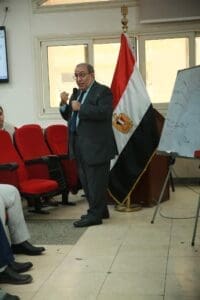 تجارة جامعة حلوان تنظم ندوة حول "تحديات الأمن القومي وحروب الجيل الخامس" 5 الدكتور مصطفى هلال أستاذ واستشاري إدارة الأعمال بجامعة القاهرة