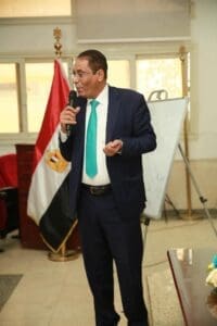 تجارة جامعة حلوان تنظم ندوة حول "تحديات الأمن القومي وحروب الجيل الخامس" 3 الدكتور جمال علي عميد كلية التجارة جامعة حلوان