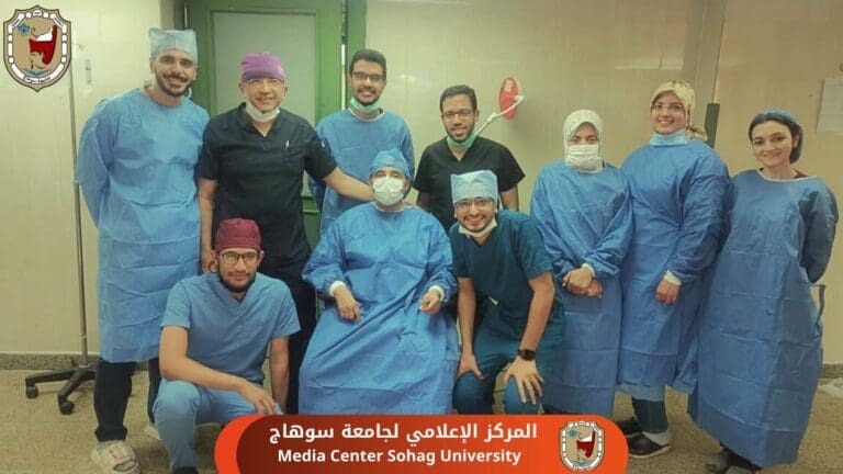 جراحة دقيقة بمستشفى سوهاج الجامعي تنقذ مريضًا من ورم سرطاني بالجفن 11 نجاح جراحة دقيقة لاستئصال ورم سرطاني بالجفن وإعادة ترميمه بوحدة تجميل العيون بمستشفى سوهاج الجامعي