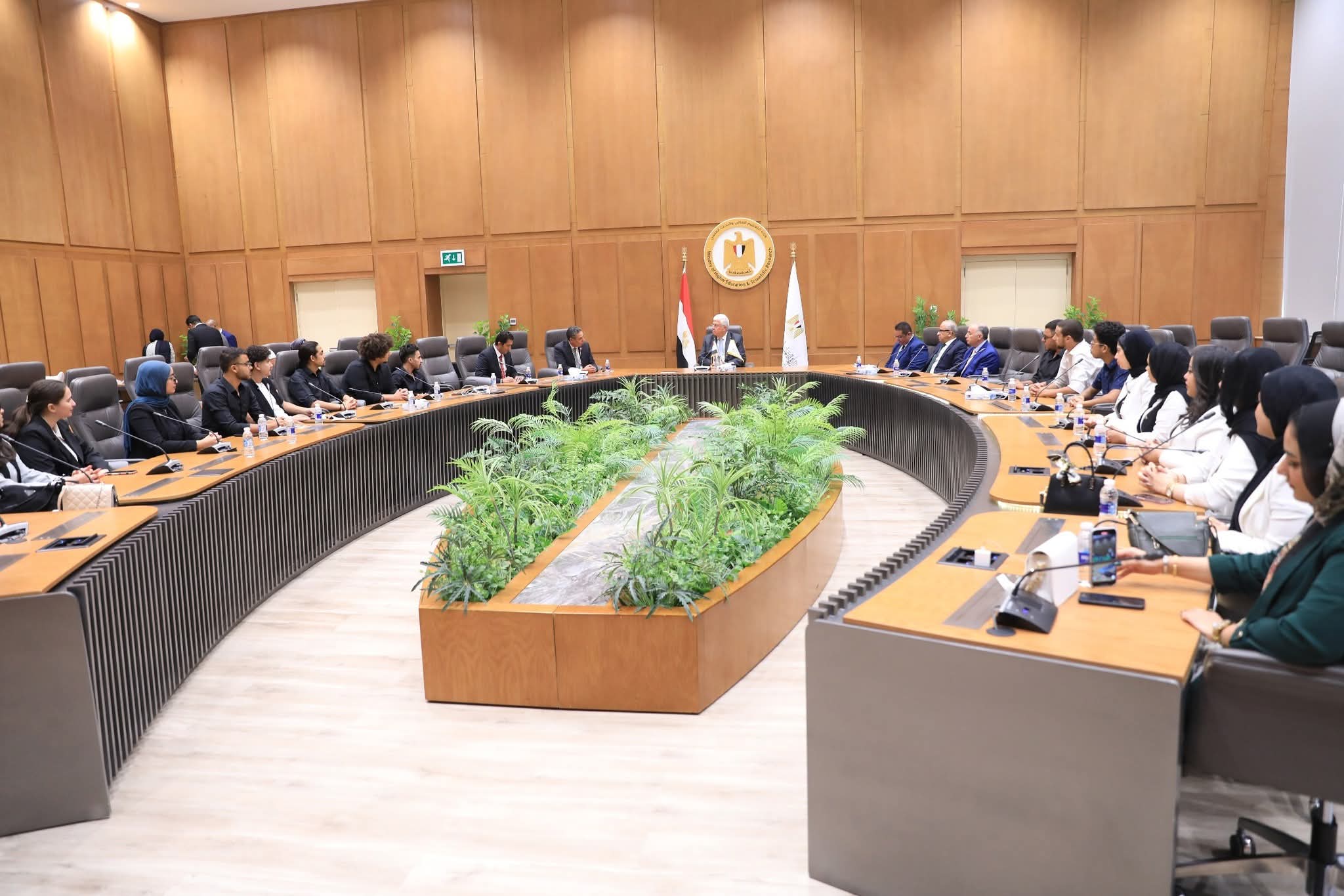 وزير التعليم العالي يكرم الطلاب الفائزين في مسابقة "معًا" لمواجهة الأفكار غير السوية 1 FB IMG 1753341234762 التعليم وزير التعليم العالي يكرم الطلاب الفائزين في مسابقة "معًا" لمواجهة الأفكار غير السوية موقع في الجامعة