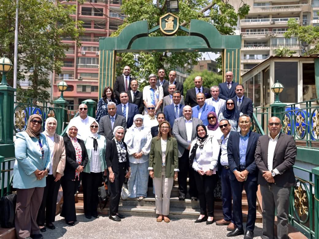 جامعة القاهرة تُطلق حزمة مبادرات ذكية لتعزيز التنمية المجتمعية والبيئية استعدادًا لرؤية 2030 1 جامعة القاهرة تُطلق حزمة مبادرات ذكية لتعزيز التنمية المجتمعية والبيئية استعدادًا لرؤية 2030