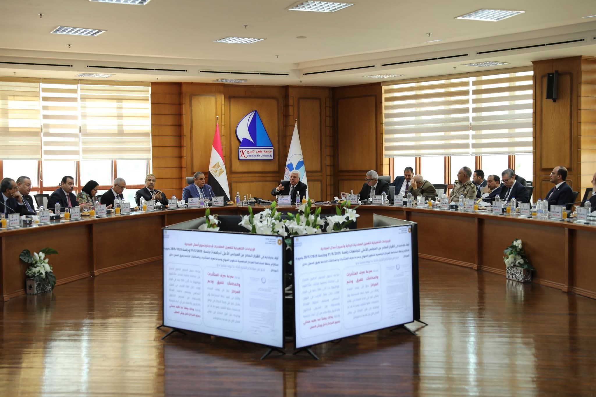 وزير التعليم العالي يؤكد جاهزية مكتب التنسيق الرئيسي بالقاهرة ومعامل الجامعات لاستقبال الطلاب 1 اجتماع المجلس الأعلى للجامعات