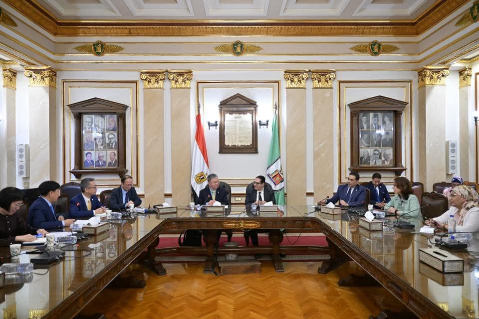 جامعة القاهرة تعزز تعاونها مع الصين في مجالات التعليم والبحث العلمي 1 FB IMG 1753596030561 جامعة القاهرة جامعة القاهرة تعزز تعاونها مع الصين في مجالات التعليم والبحث العلمي موقع في الجامعة