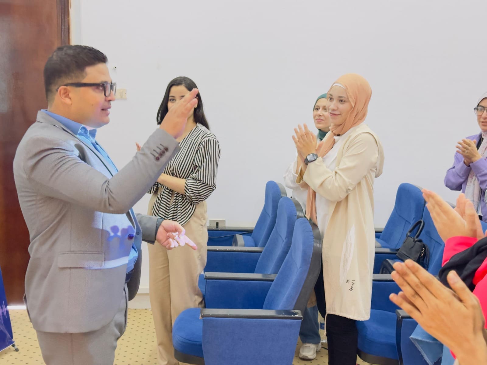 جامعة قناة السويس تنظم ورشة تدريبية في مهارات العرض والتقديم لطلابها 1 جامعة قناة السويس تنظم ورشة تدريبية في مهارات العرض والتقديم لطلابها