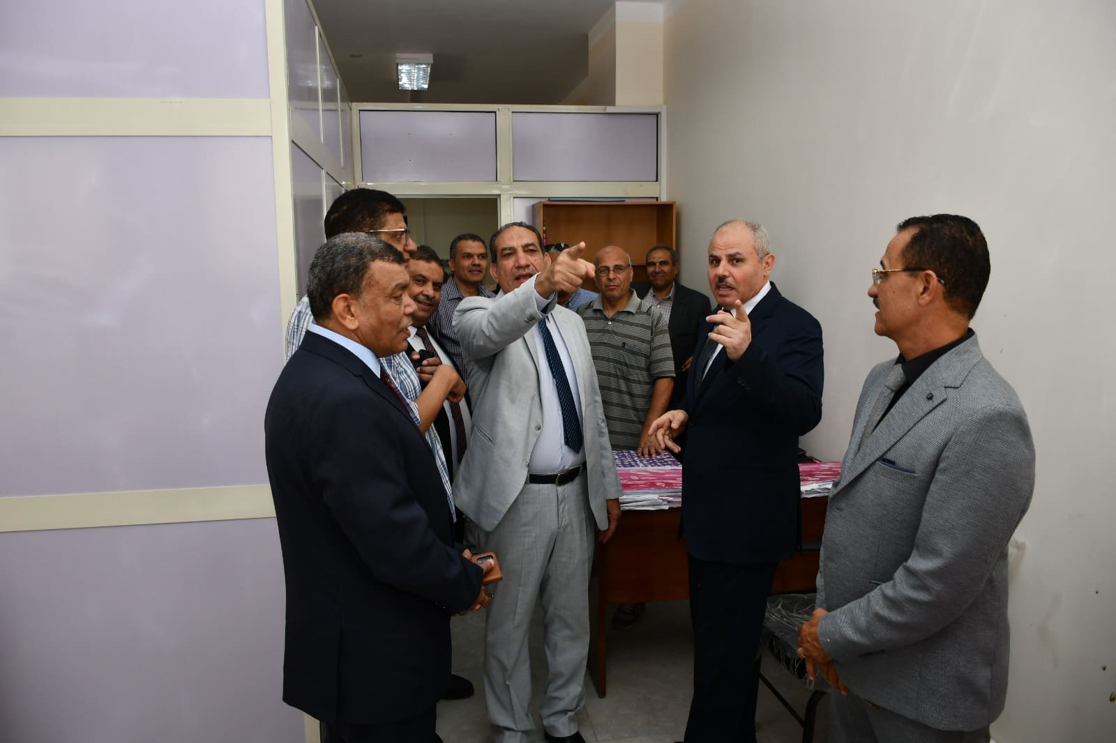 رئيس جامعة قناة السويس يفتتح الوحدة الحسابية الفرعية بكلية الهندسة لخدمة 9 كليات ومعاهد 1 رئيس جامعة قناة السويس يفتتح الوحدة الحسابية الفرعية بكلية الهندسة لخدمة 9 كليات ومعاهد