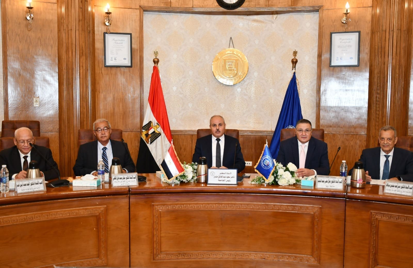 جامعة قناة السويس تعقد لجنة اختيار عميد كلية الهندسة وفق معايير شفافة وتكافؤ الفرص 1 انعقاد لجنة اختيار عميد كلية الهندسة بجامعة قناة السويس