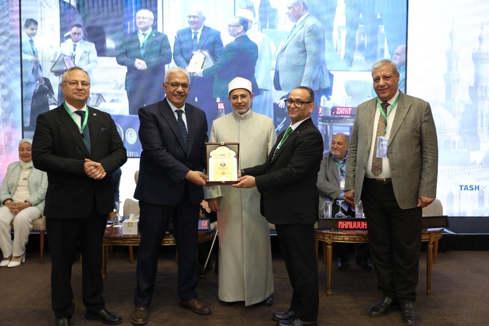 رئيس جامعة الأزهر يفتتح مؤتمر التطورات الحديثة والمستقبلية في علم الروماتيزم 1 IMG 20250710 WA0070 جامعة الأزهر رئيس جامعة الأزهر يفتتح مؤتمر التطورات الحديثة والمستقبلية في علم الروماتيزم موقع في الجامعة