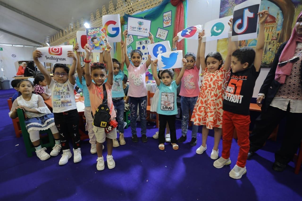 الأزهر يطلق مبادرة «عيون أطفالنا مستقبلنا» في معرض مكتبة الإسكندرية للكتاب للتوعية بصحة العين 1 IMG 20250712 WA0049 الأزهر الأزهر يطلق مبادرة «عيون أطفالنا مستقبلنا» في معرض مكتبة الإسكندرية للكتاب للتوعية بصحة العين موقع في الجامعة