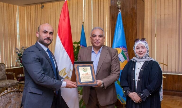 جامعة طنطا تتسلم درع المجلس العربي للتدريب والإبداع الطلابي تقديراً لدورها الريادي في التبادل الطلابي 5 IMG 20250715 WA0109 1 جامعة المنصورة جامعة طنطا تتسلم درع المجلس العربي للتدريب والإبداع الطلابي تقديراً لدورها الريادي في التبادل الطلابي موقع في الجامعة