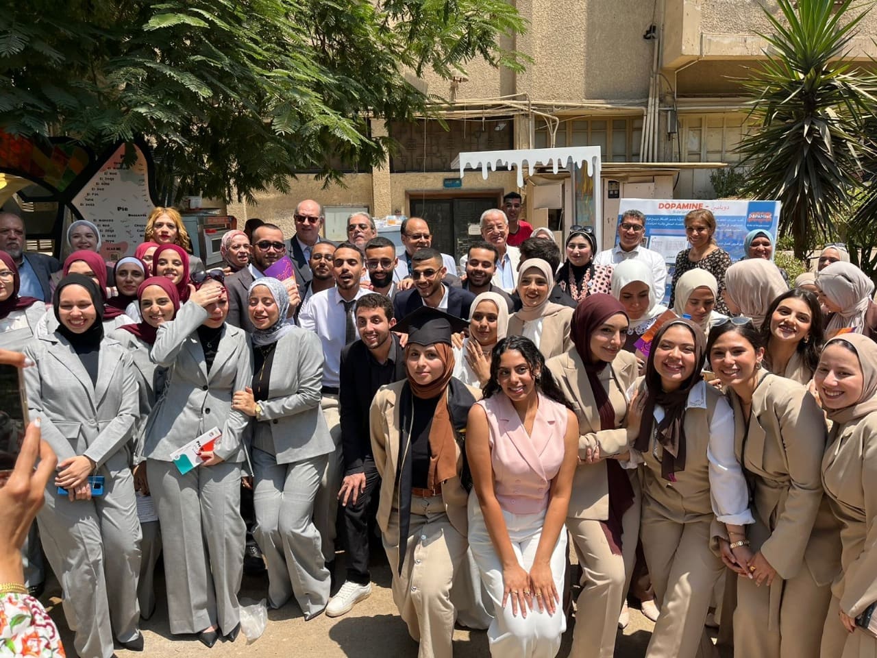 طلاب قسم الزجاج بجامعة حلوان يحولون التحديات البيئية إلى تصميمات مبتكرة تخدم المجتمع 1 IMG 20250720 WA0031 طلاب طلاب قسم الزجاج بجامعة حلوان يحولون التحديات البيئية إلى تصميمات مبتكرة تخدم المجتمع موقع في الجامعة