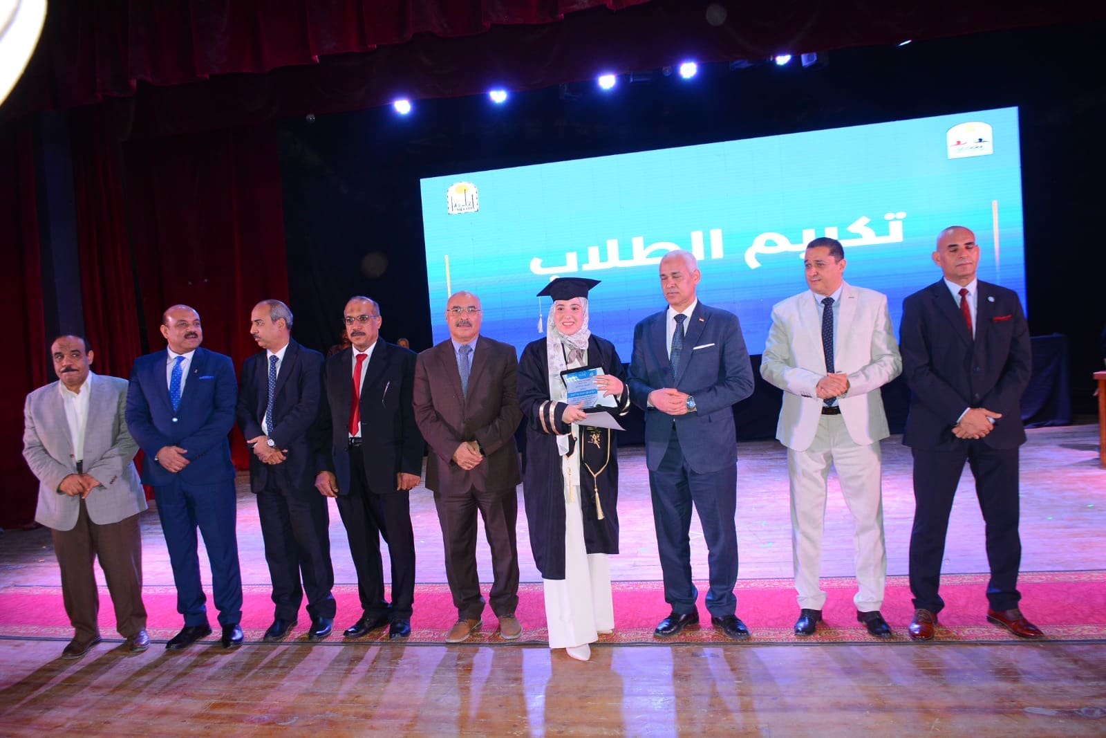 جامعة أسيوط تحتفل بتخريج الدفعة الـ 42 من الطلاب والدفعة 26 من الطالبات بكلية علوم الرياضة 1 IMG 20250726 WA0022 جامعة جامعة أسيوط تحتفل بتخريج الدفعة الـ 42 من الطلاب والدفعة 26 من الطالبات بكلية علوم الرياضة موقع في الجامعة