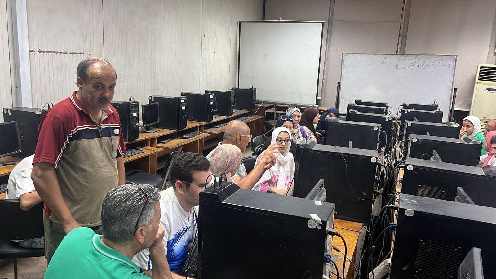 تنسيق المرحلة الأولى 2025.. معامل تنسيق جامعة القاهرة تستقبل طلاب الثانوية العامة 1 IMG 20250729 WA0040 تنسيق تنسيق المرحلة الأولى 2025.. معامل تنسيق جامعة القاهرة تستقبل طلاب الثانوية العامة موقع في الجامعة