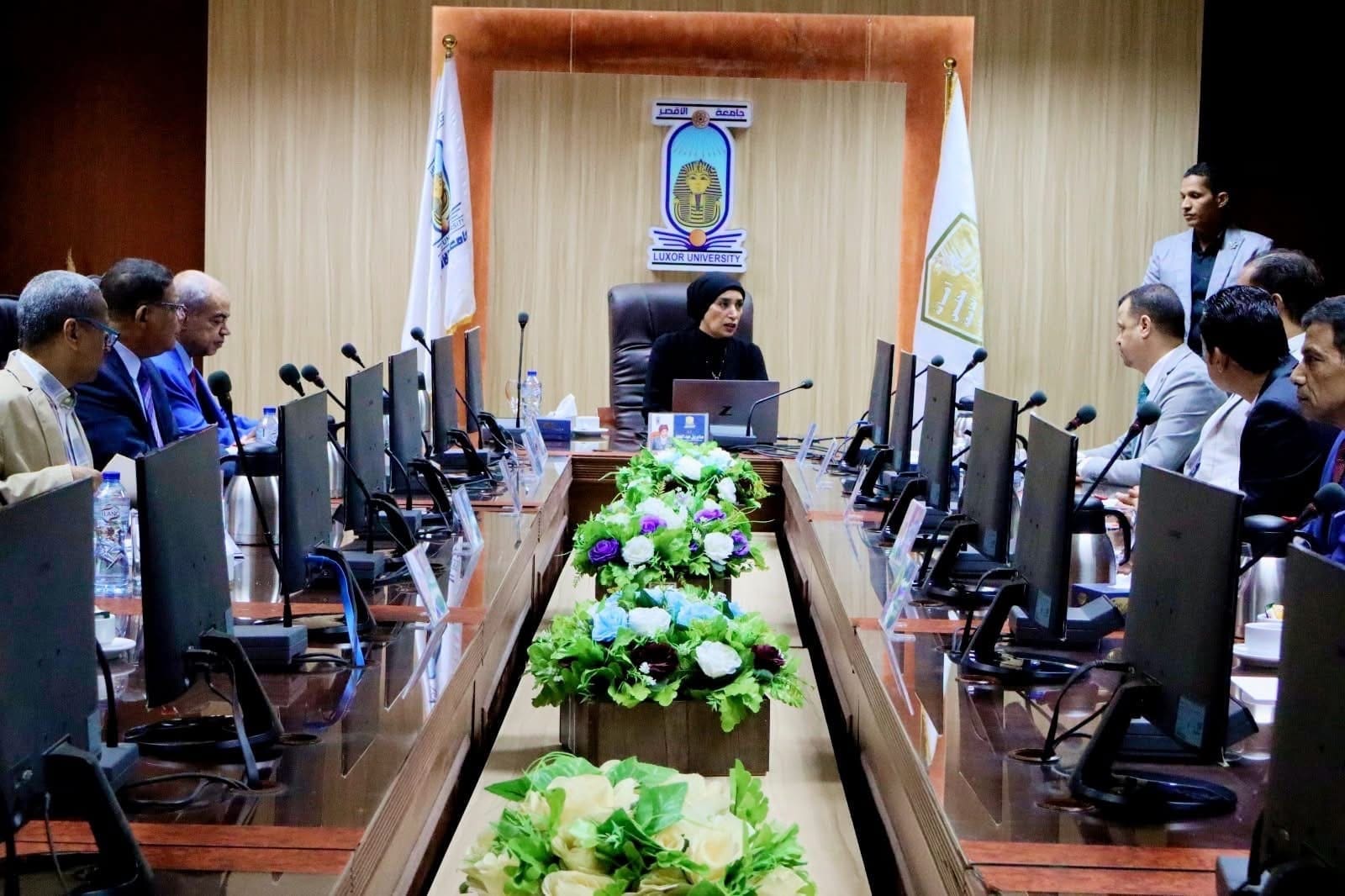 مجلس جامعة الأقصر يشكل مجلس أمناء الجامعة الأهلية المؤقت لحين تشكيل مجلس أمنائها بالقرار الوزاري 1 IMG 3822 جامعة مجلس جامعة الأقصر يشكل مجلس أمناء الجامعة الأهلية المؤقت لحين تشكيل مجلس أمنائها بالقرار الوزاري موقع في الجامعة