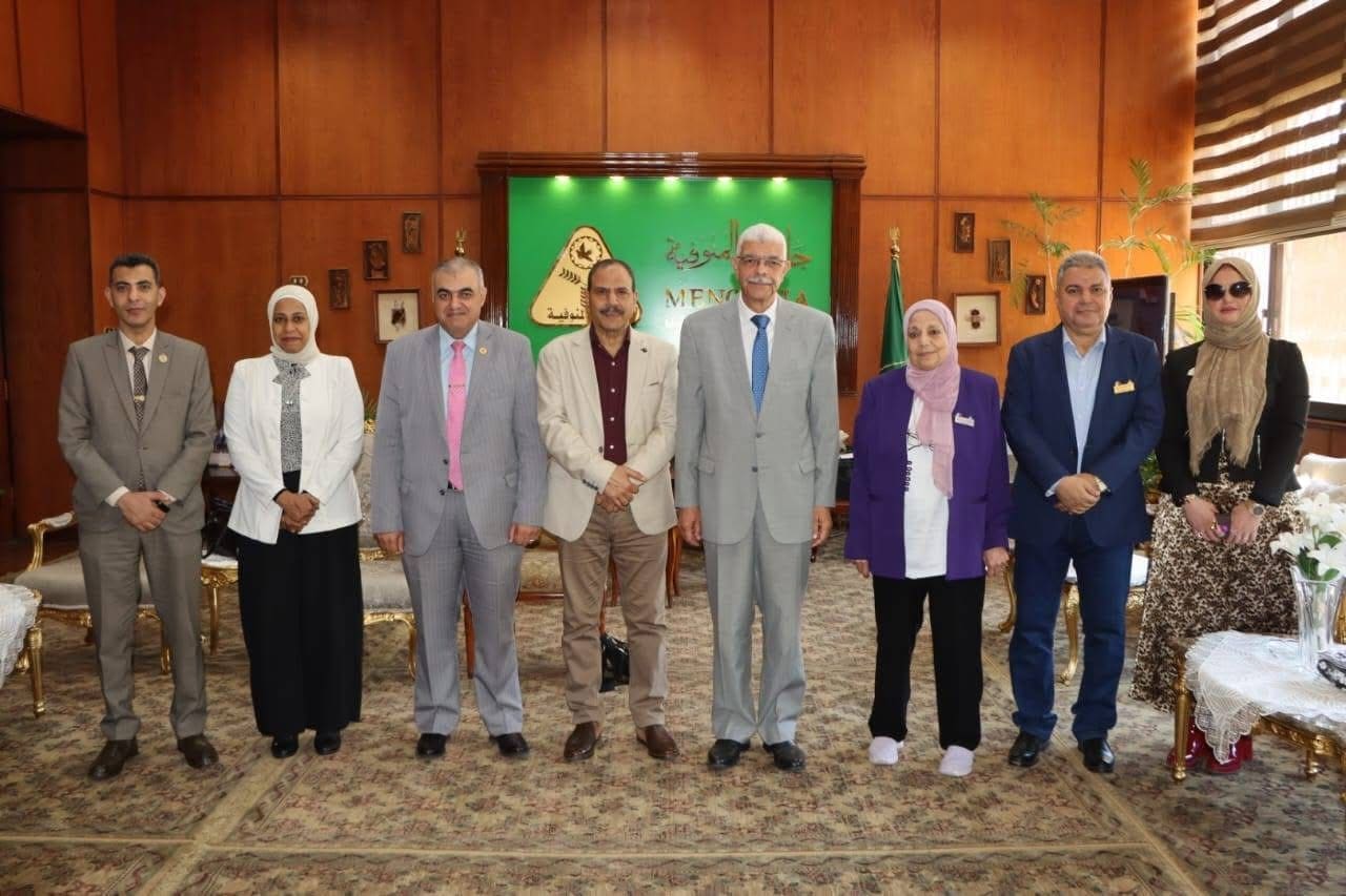 رئيس جامعة المنوفية يستقبل وفد المركز القومي للتدريب وإعداد القيادات بالمجلس الأعلى للجامعات 1 IMG 5205 رئيس رئيس جامعة المنوفية يستقبل وفد المركز القومي للتدريب وإعداد القيادات بالمجلس الأعلى للجامعات موقع في الجامعة