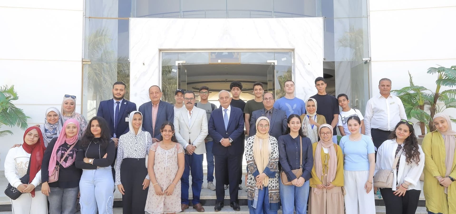 طلاب مدرسة بايونير للغات في زيارة لكليات جامعة الريادة 1 IMG 5791 جامعة الريادة طلاب مدرسة بايونير للغات في زيارة لكليات جامعة الريادة موقع في الجامعة