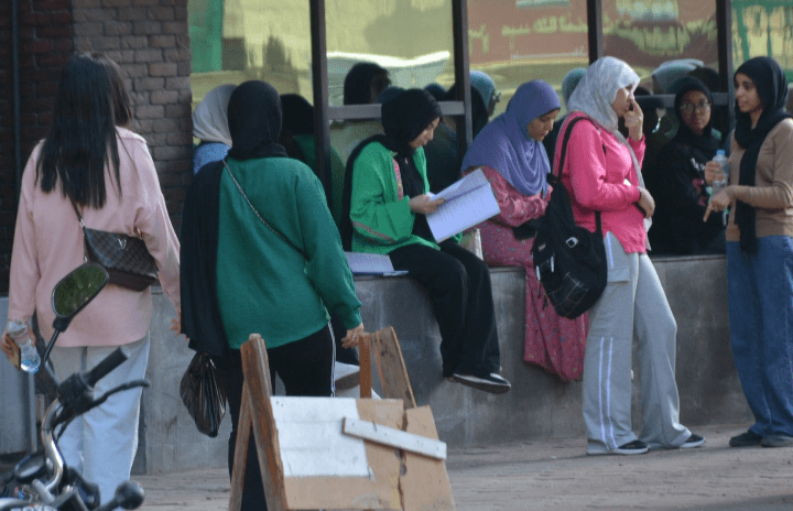مراجعة شاملة في الجيولوجيا لطلاب الثانوية العامة 2025 قبل الامتحان 1 طلاب الثانوية العامة يؤدون غدًا امتحاني الكيمياء والجغرافيا
