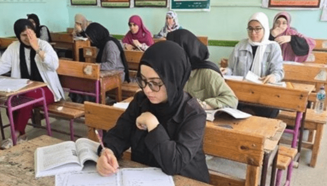 غدًا.. آخر أيام امتحانات الثانوية العامة 2025 لجميع الأنظمة والفئات الخاصة 1 لأول مرة.. طلاب الثانوية العامة 2025 يؤدون الرياضيات البحتة في امتحان موحد غدًا