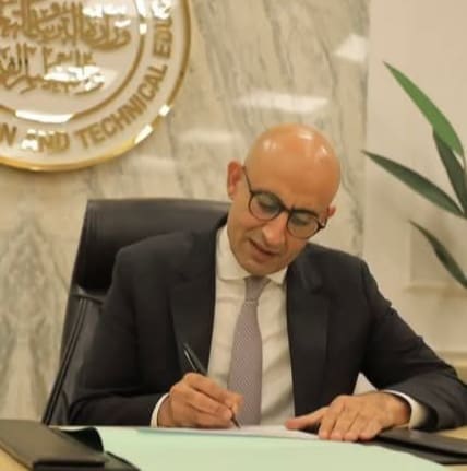 النظام الجديد.. وزير التربية والتعليم يعتمد نتيجة امتحانات الثانوية العامة بنسبة نجاح 79.2% 1 وزير التربية والتعليم يعتمد نتيجة الثانوية العامة 2025